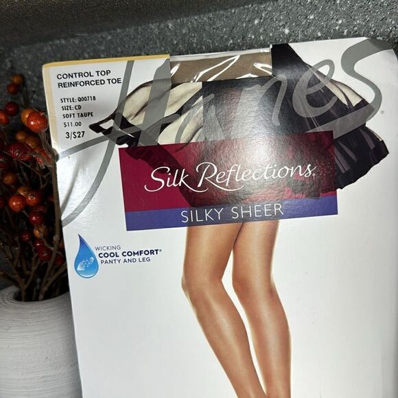 NIB Silk Reflections Y2K Control Top Pantyhose Taupe Pearl Medium - Picture 3 of 6